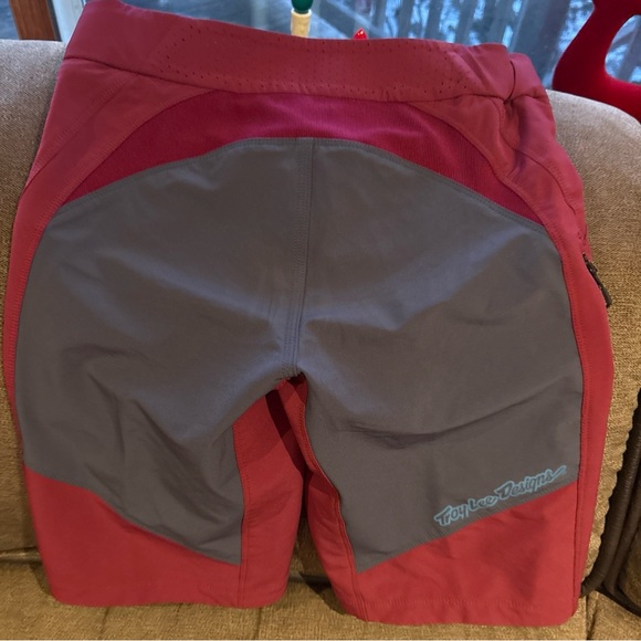 Troy Lee Designs Shorts Womens S Berry 12" Cycling Lilium Ruckus NWOT - Picture 5 of 5